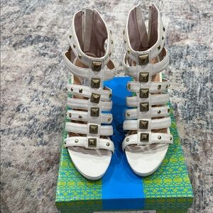 Hot in Hollywood Studded White Gladiator Heels - Women size 9.5
